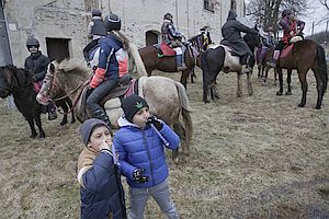 Koňáci z Huzové s nazdobenými koňmi se také přidali